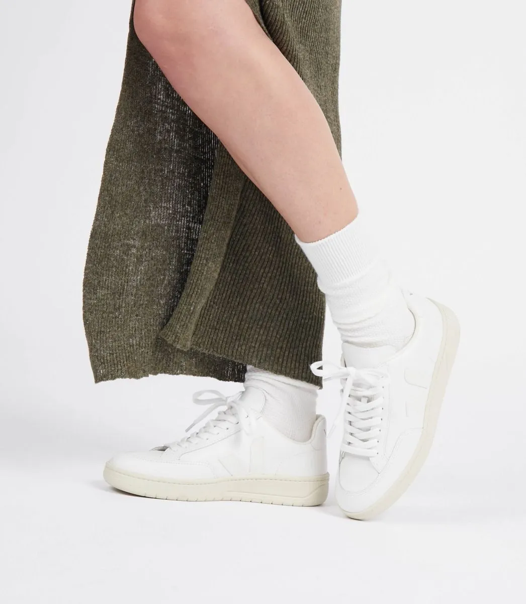 Veja - V-12 Leather in Extra White